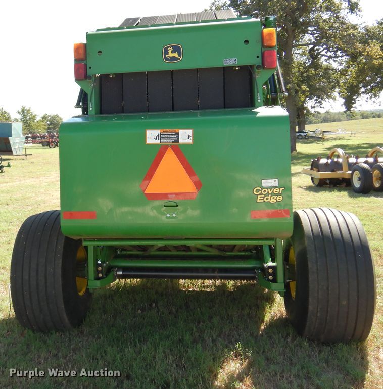 image for item DM5220 2011 John Deere 468  round baler