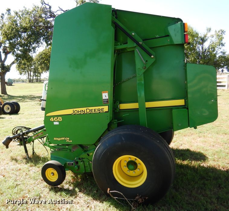 image for item DM5220 2011 John Deere 468  round baler