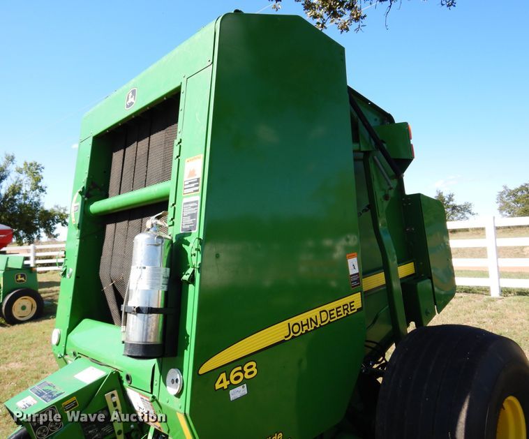image for item DM5220 2011 John Deere 468  round baler