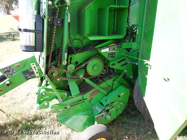 image for item DM5220 2011 John Deere 468  round baler