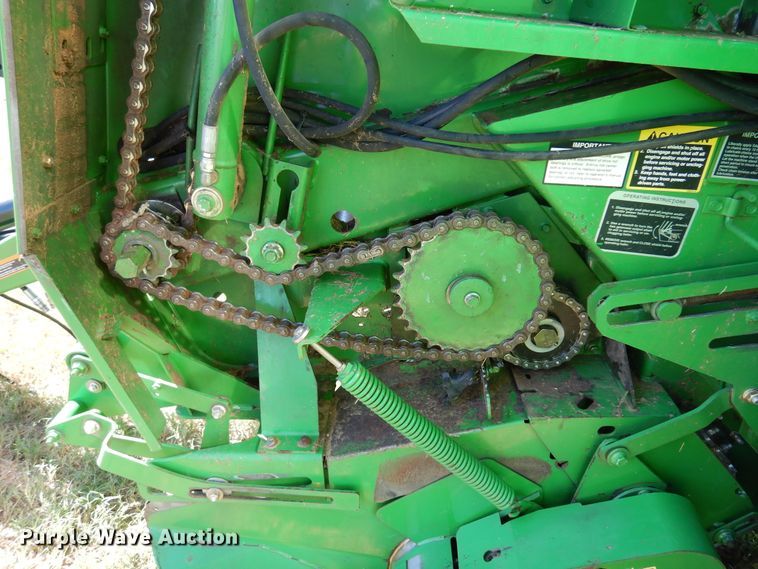 image for item DM5220 2011 John Deere 468  round baler