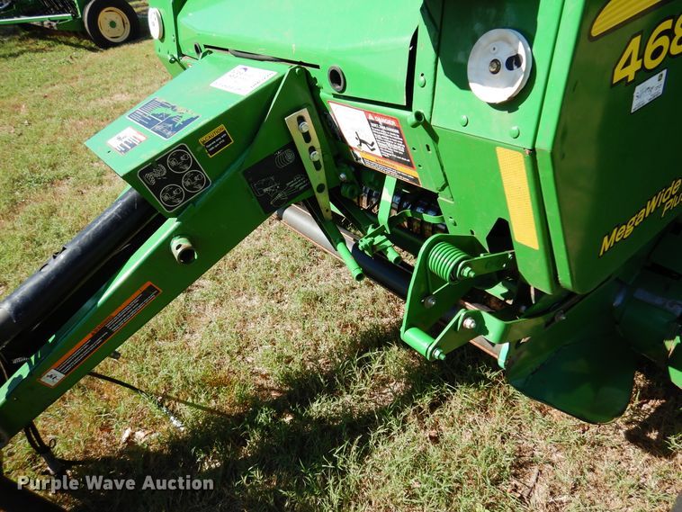 image for item DM5220 2011 John Deere 468  round baler