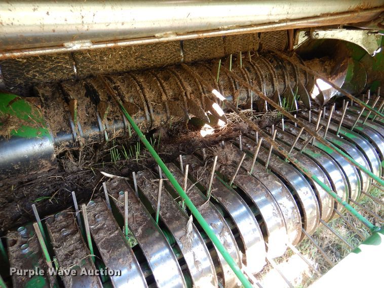 image for item DM5220 2011 John Deere 468  round baler