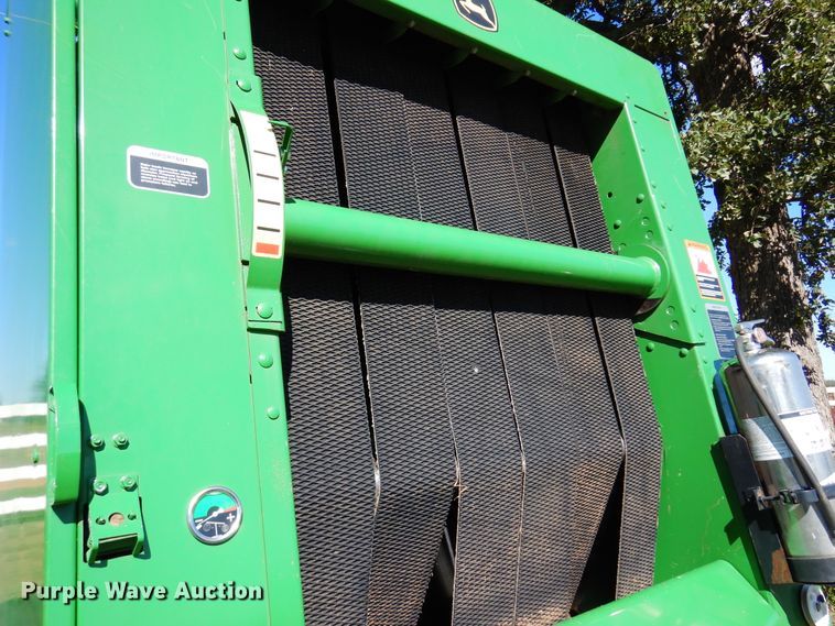 image for item DM5220 2011 John Deere 468  round baler