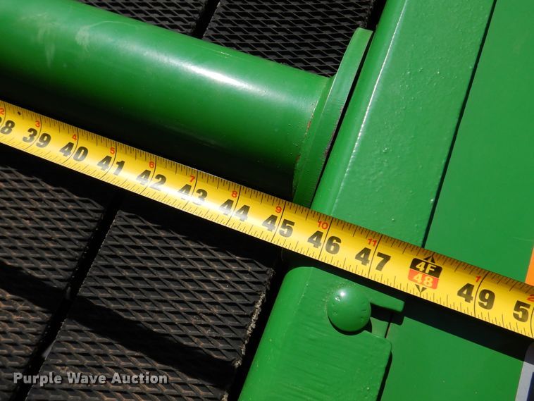 image for item DM5220 2011 John Deere 468  round baler