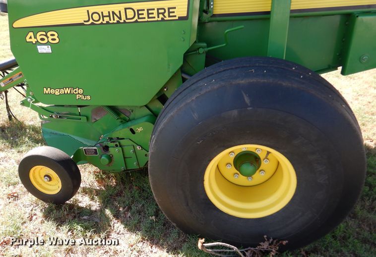 image for item DM5220 2011 John Deere 468  round baler