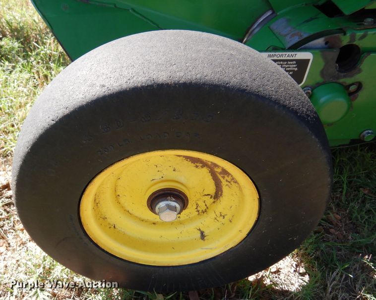 image for item DM5220 2011 John Deere 468  round baler