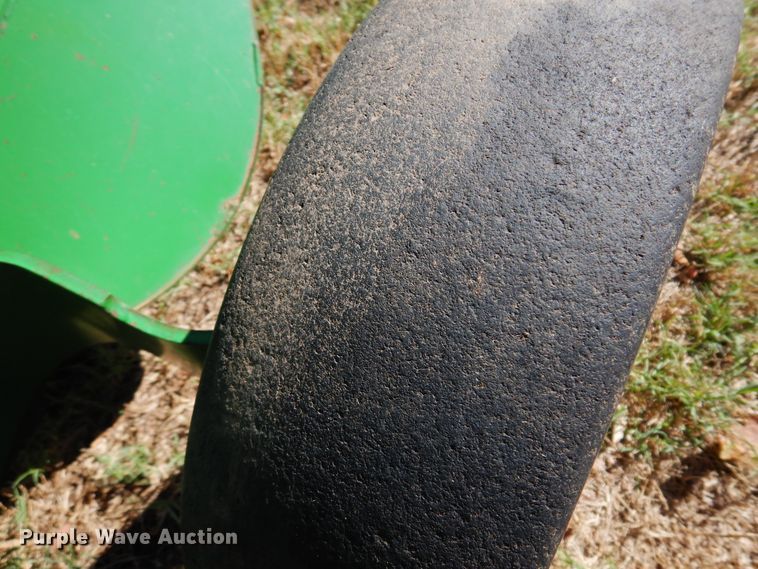 image for item DM5220 2011 John Deere 468  round baler