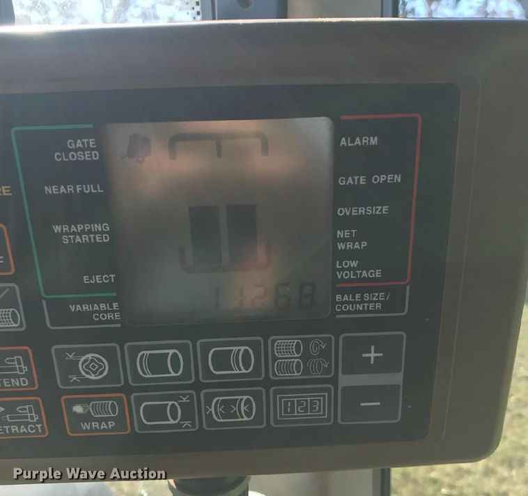 image for item DM5220 2011 John Deere 468  round baler