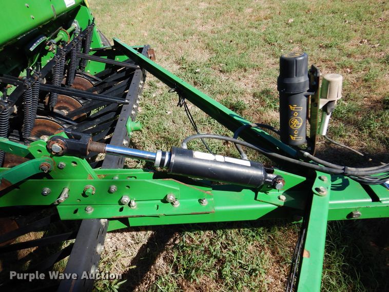 image for item DM5222 John Deere BD1113  grain drill