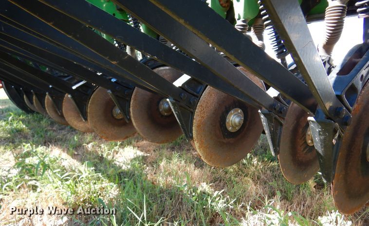 image for item DM5222 John Deere BD1113  grain drill