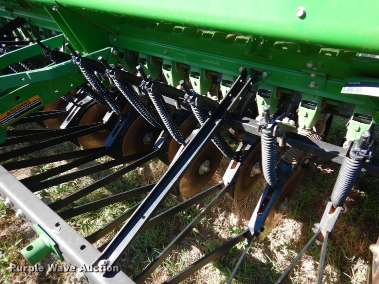 image for item DM5222 John Deere BD1113  grain drill