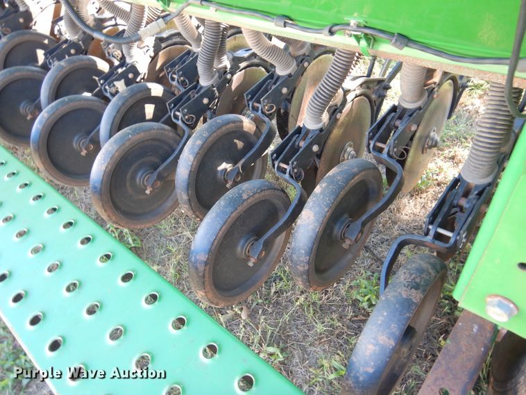image for item DM5222 John Deere BD1113  grain drill