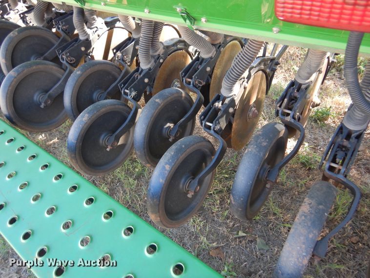 image for item DM5222 John Deere BD1113  grain drill