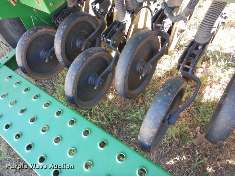 image for item DM5222 John Deere BD1113  grain drill