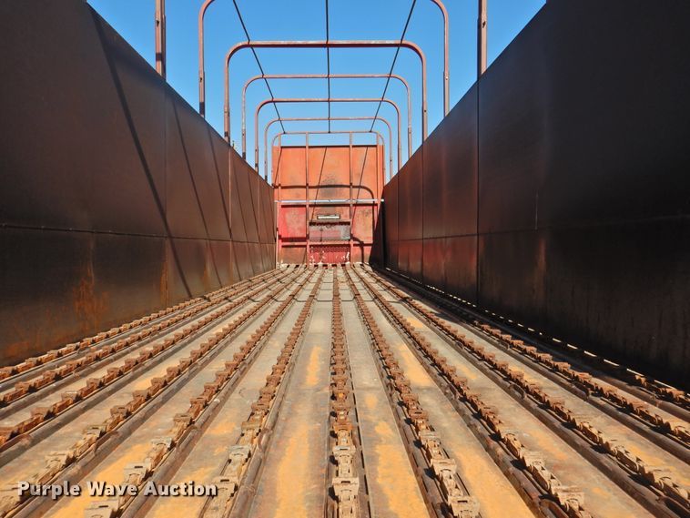 image for item DM8999 1980 International F1954  cotton module truck