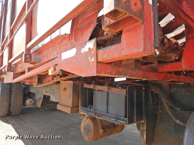 image for item DM8999 1980 International F1954  cotton module truck