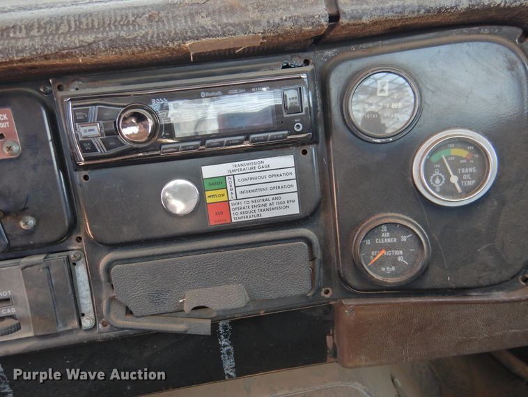 image for item DM8999 1980 International F1954  cotton module truck