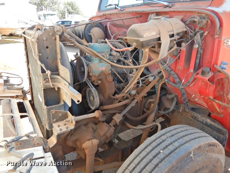 image for item DM8999 1980 International F1954  cotton module truck