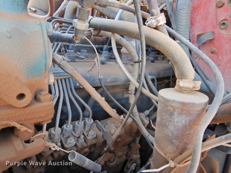 image for item DM8999 1980 International F1954  cotton module truck