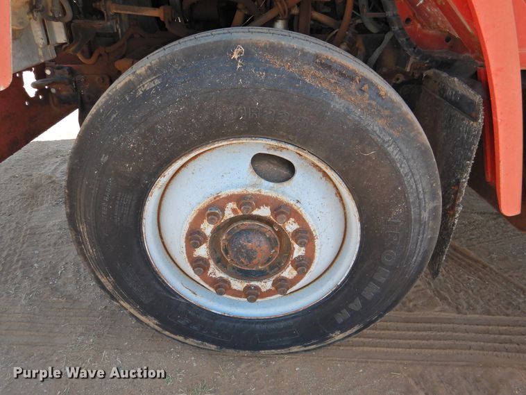 image for item DM8999 1980 International F1954  cotton module truck