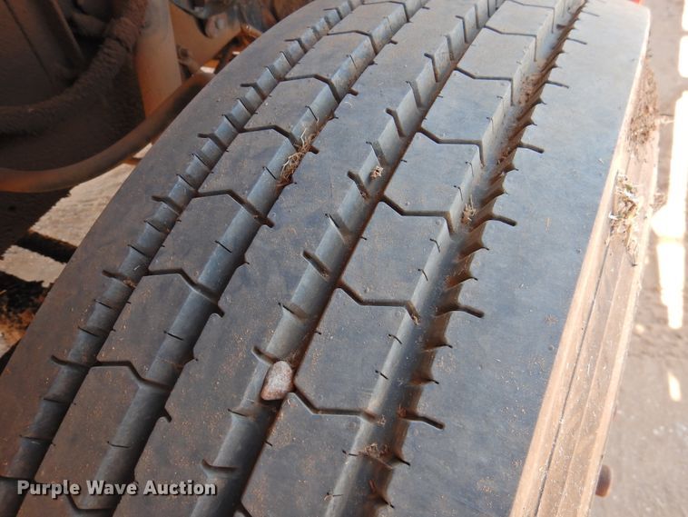 image for item DM8999 1980 International F1954  cotton module truck