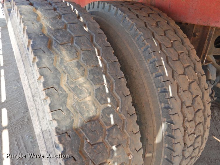 image for item DM8999 1980 International F1954  cotton module truck