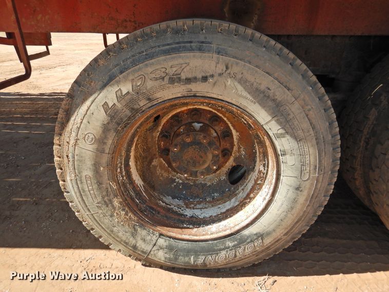 image for item DM8999 1980 International F1954  cotton module truck