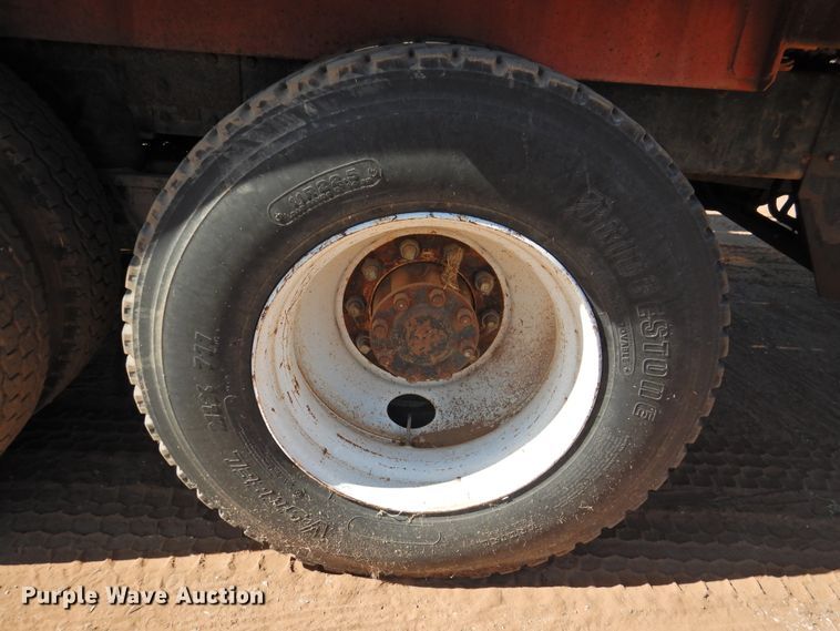 image for item DM8999 1980 International F1954  cotton module truck