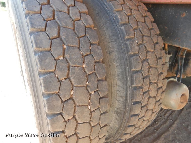 image for item DM8999 1980 International F1954  cotton module truck