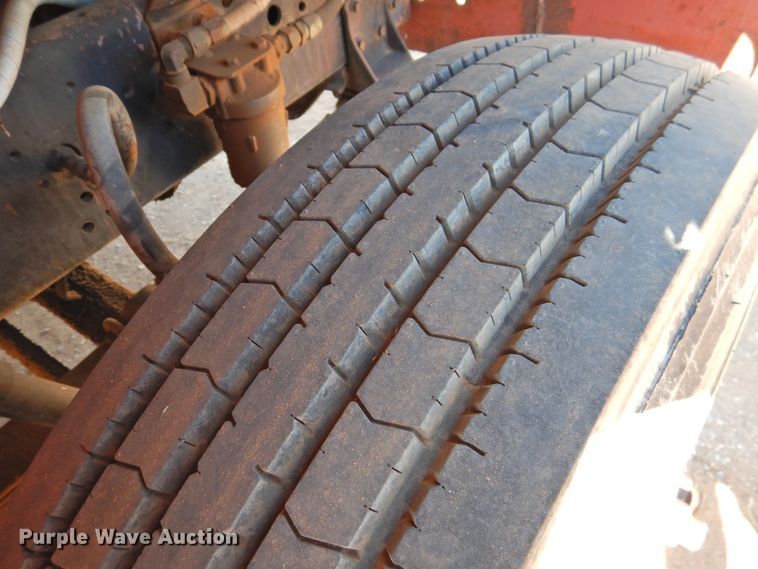 image for item DM8999 1980 International F1954  cotton module truck