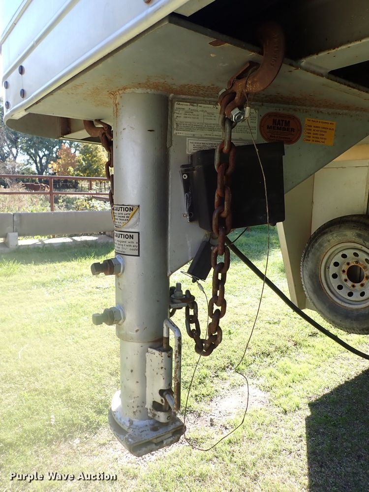 image for item DN2183 2002 Kiefer Genesis X-480  horse trailer