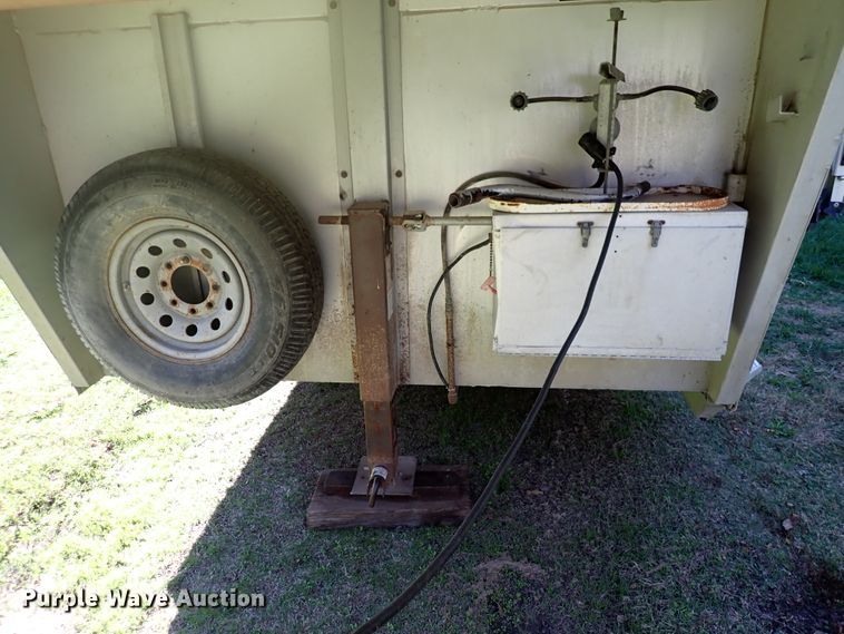 image for item DN2183 2002 Kiefer Genesis X-480  horse trailer