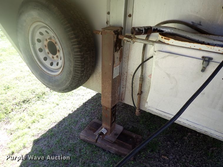 image for item DN2183 2002 Kiefer Genesis X-480  horse trailer