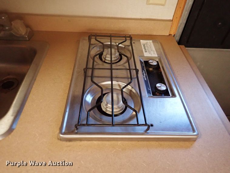 image for item DN2183 2002 Kiefer Genesis X-480  horse trailer