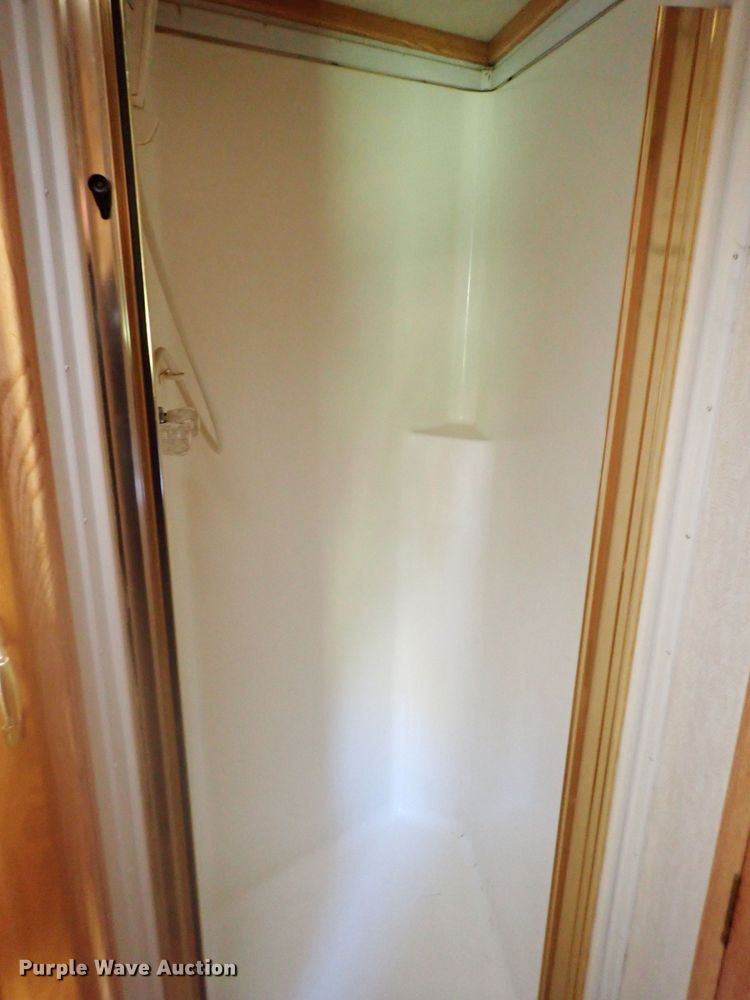 image for item DN2183 2002 Kiefer Genesis X-480  horse trailer