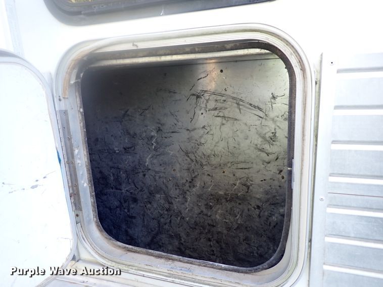 image for item DN2183 2002 Kiefer Genesis X-480  horse trailer