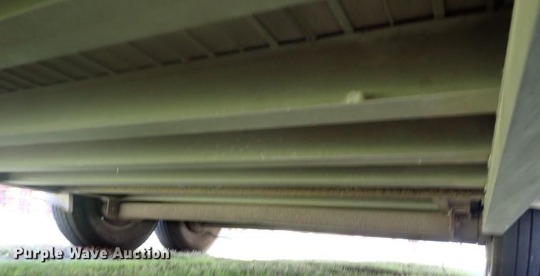 image for item DN2183 2002 Kiefer Genesis X-480  horse trailer