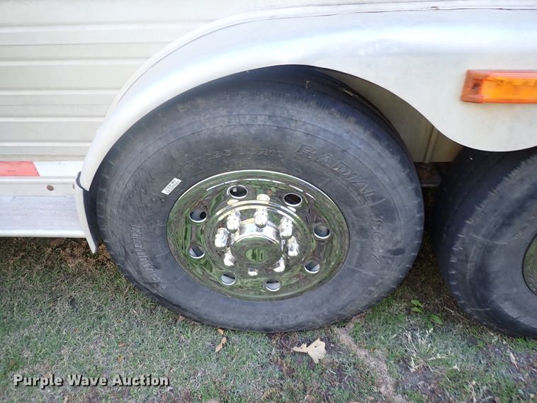 image for item DN2183 2002 Kiefer Genesis X-480  horse trailer