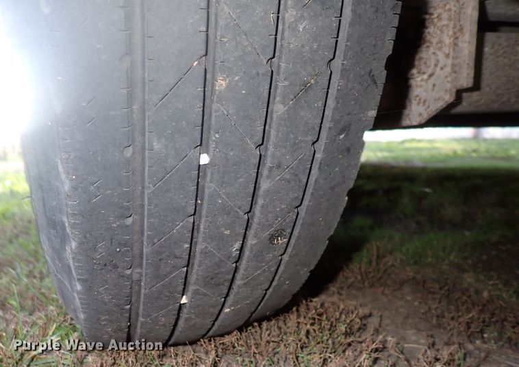 image for item DN2183 2002 Kiefer Genesis X-480  horse trailer