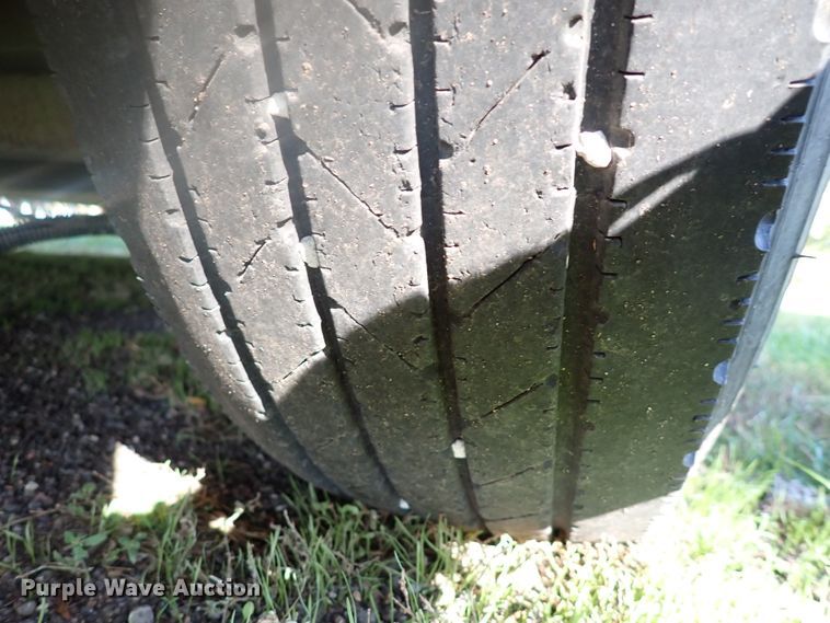 image for item DN2183 2002 Kiefer Genesis X-480  horse trailer