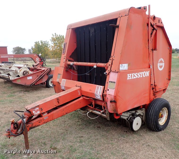 image for item DN2186 1981 Hesston 5580  round baler