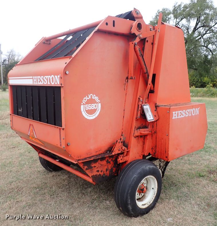 image for item DN2186 1981 Hesston 5580  round baler