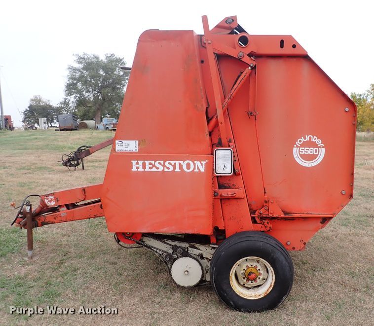 image for item DN2186 1981 Hesston 5580  round baler