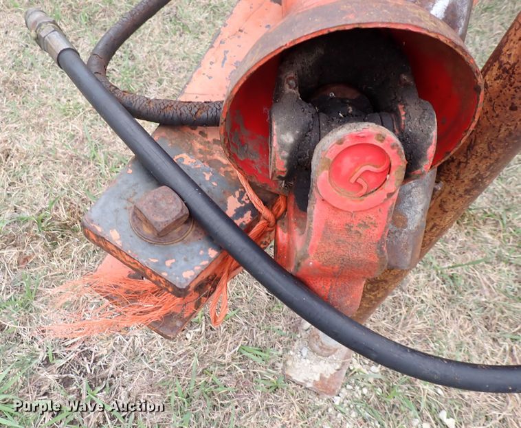 image for item DN2186 1981 Hesston 5580  round baler