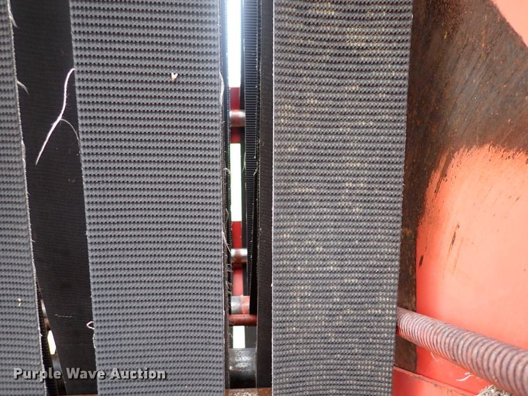 image for item DN2186 1981 Hesston 5580  round baler