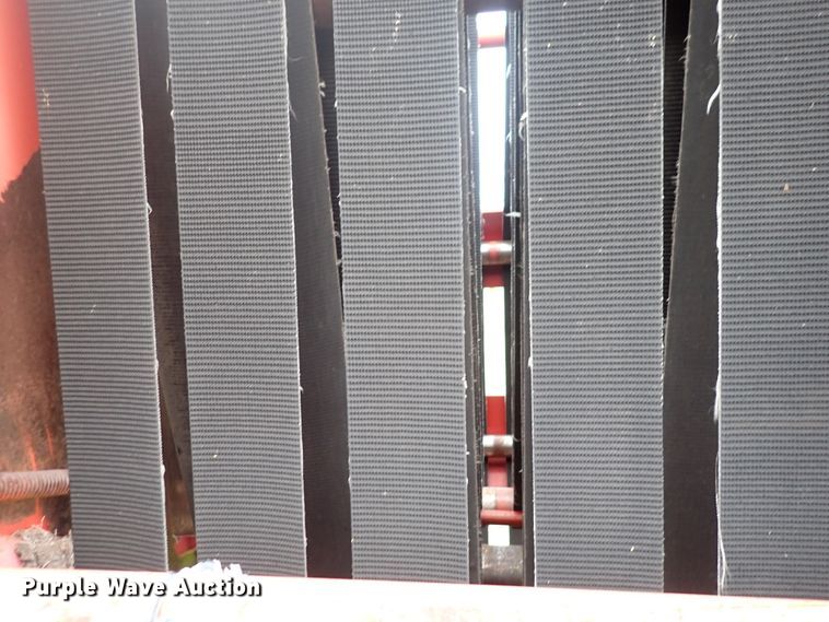 image for item DN2186 1981 Hesston 5580  round baler