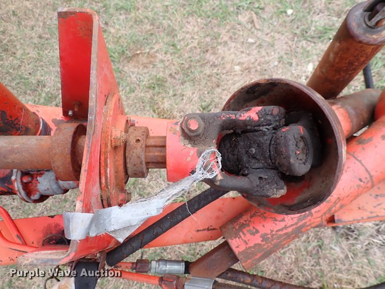 image for item DN2186 1981 Hesston 5580  round baler