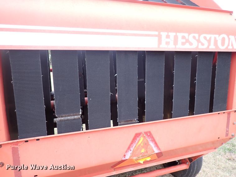 image for item DN2186 1981 Hesston 5580  round baler