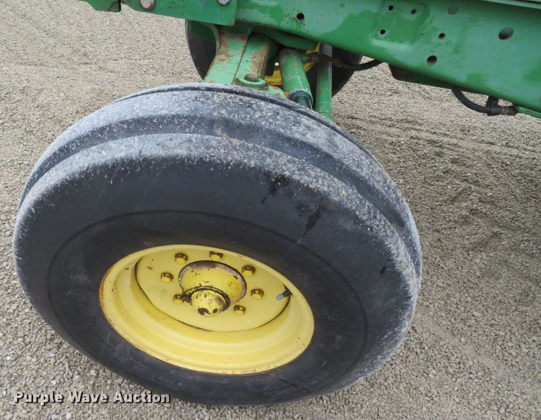 image for item DN7761 1994 John Deere 6200  tractor